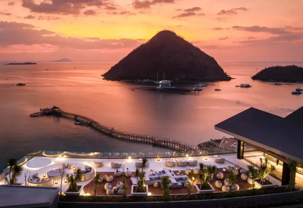 AYANA Komodo Waecicu Beach 9